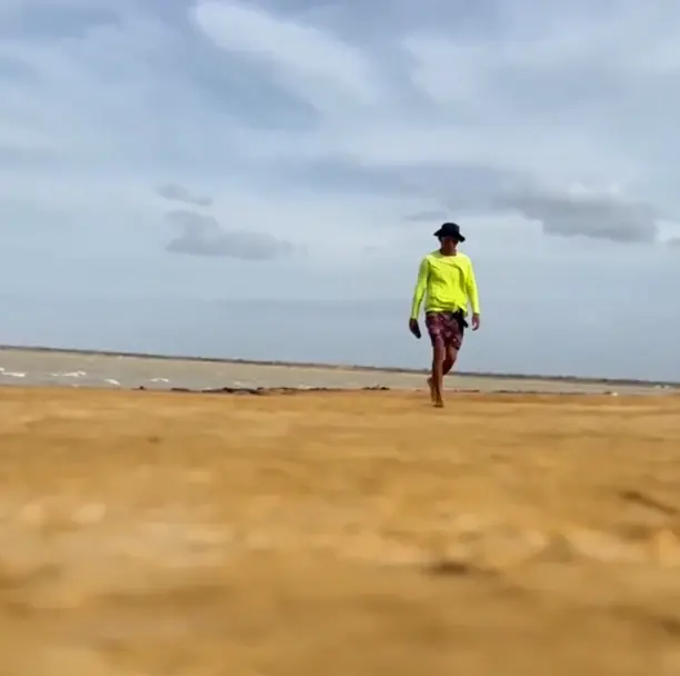 On the beach with Popcorn